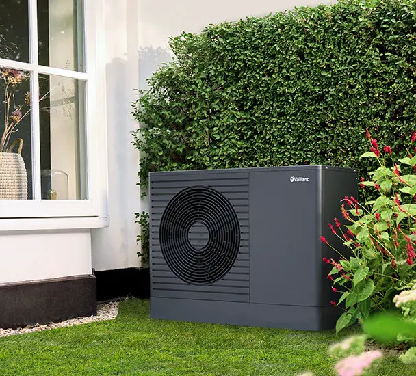 Vaillant aroTHERM pro in een tuin